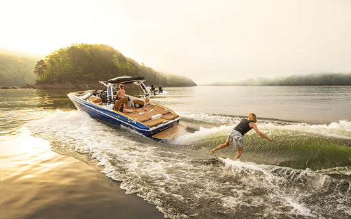 Lake Powell wakeboard boat rental Supreme S220