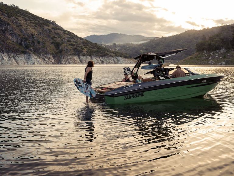 Best Bang for the Buck: Lake Powell Wakesurf Boat Rental on a Supreme S240